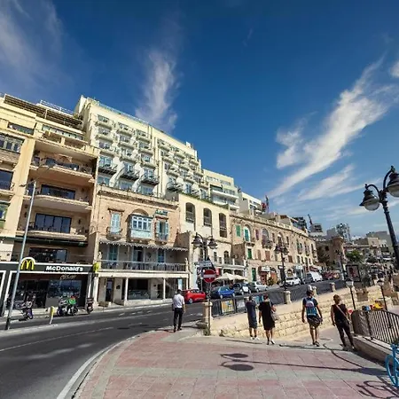 Stylish & Spacious In The Heart Of Paceville By 360 Estates Appartamento San Giuliano