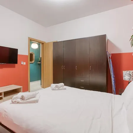 Stylish & Spacious In The Heart Of Paceville By 360 Estates Апартаменты