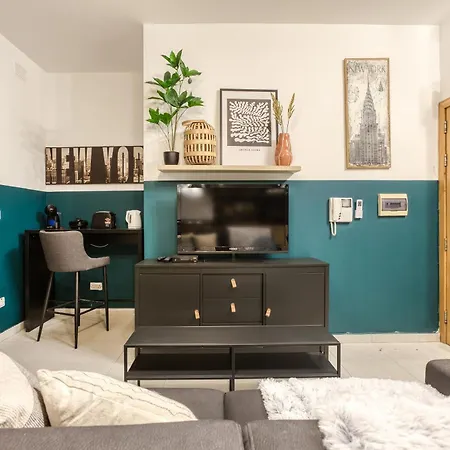 Stylish & Spacious In The Heart Of Paceville By 360 Estates Апартаменты