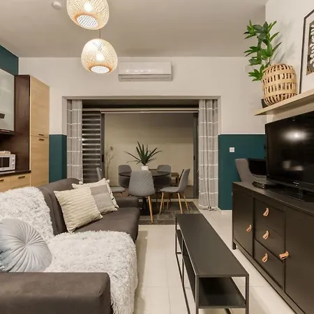 Апартаменты Stylish & Spacious In The Heart Of Paceville By 360 Estates