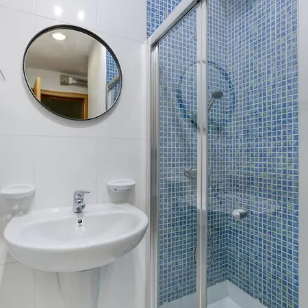 Апартаменты Stylish & Spacious In The Heart Of Paceville By 360 Estates Сент Джулианс