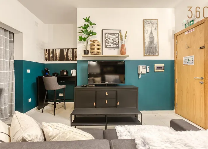 Stylish & Spacious In The Heart Of Paceville By 360 Estates Apartment